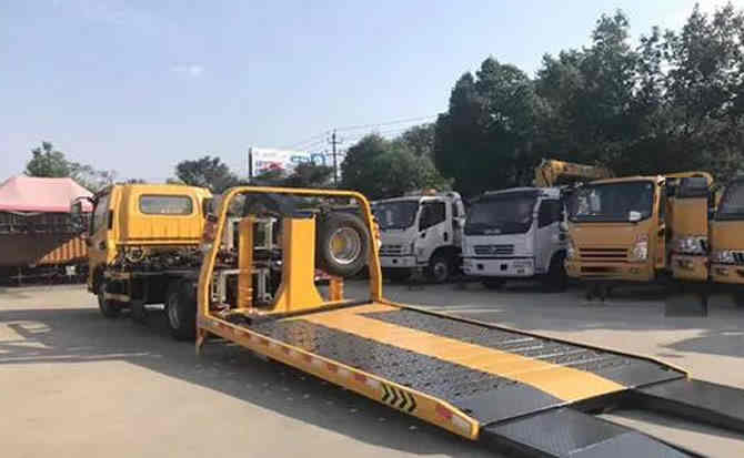 洪梅镇汽车中途维修案例